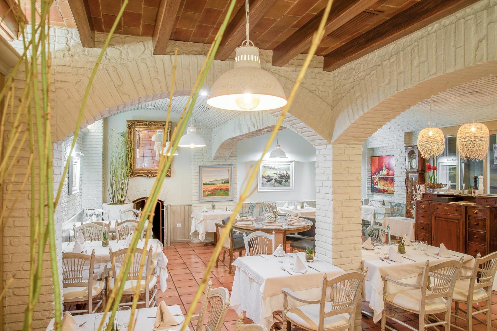 Pirineos Figueres By Pierre & 4*