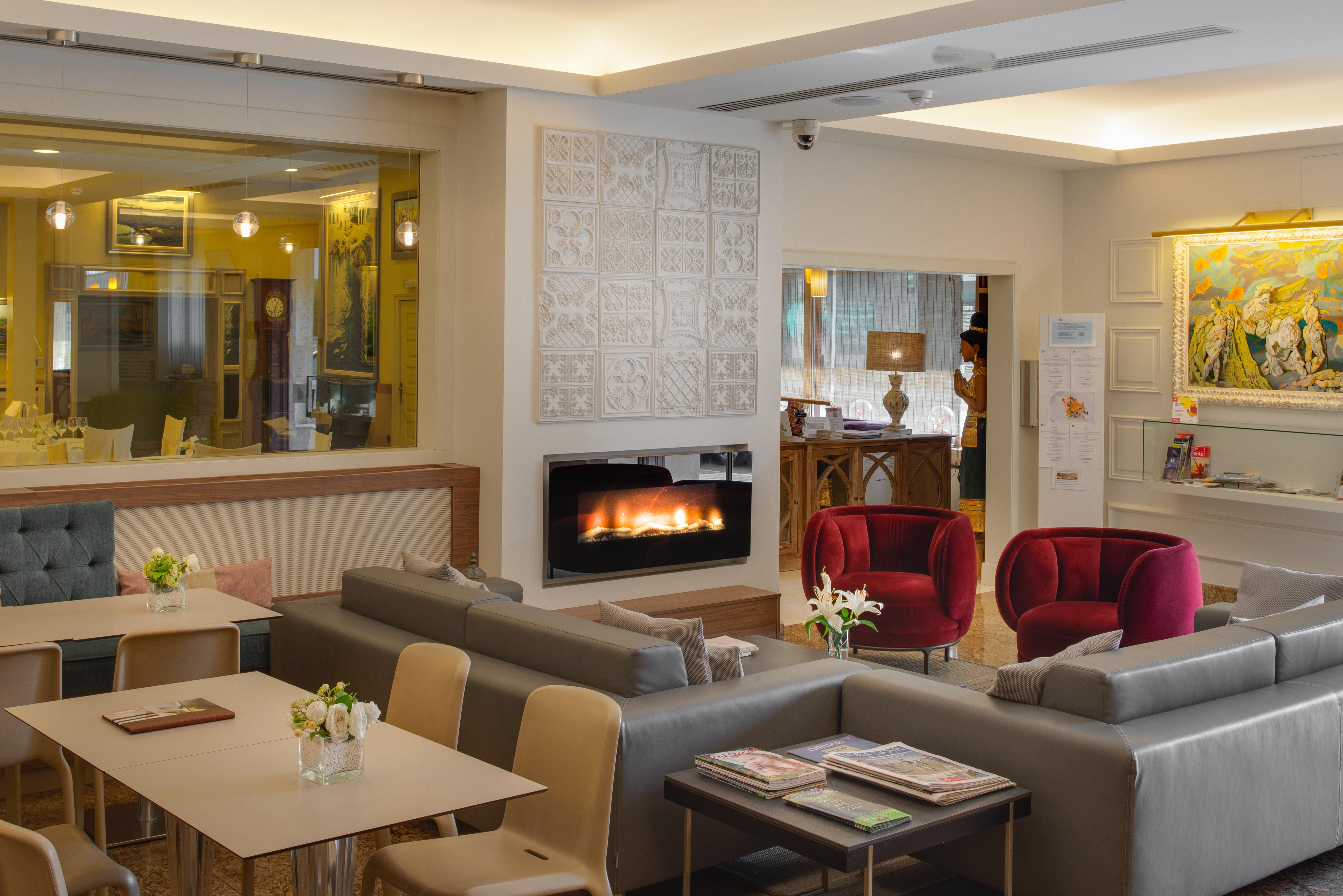 Pirineos Figueres By Pierre & Hotel